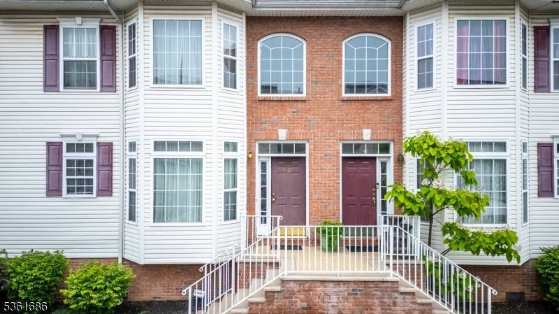 1407 Barnhardt Ln, Rahway City, NJ 07065
