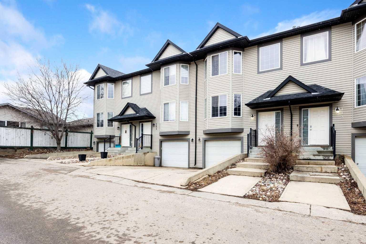 Fort Mcmurray, AB T9K 2W1,117 Grizzly Bay