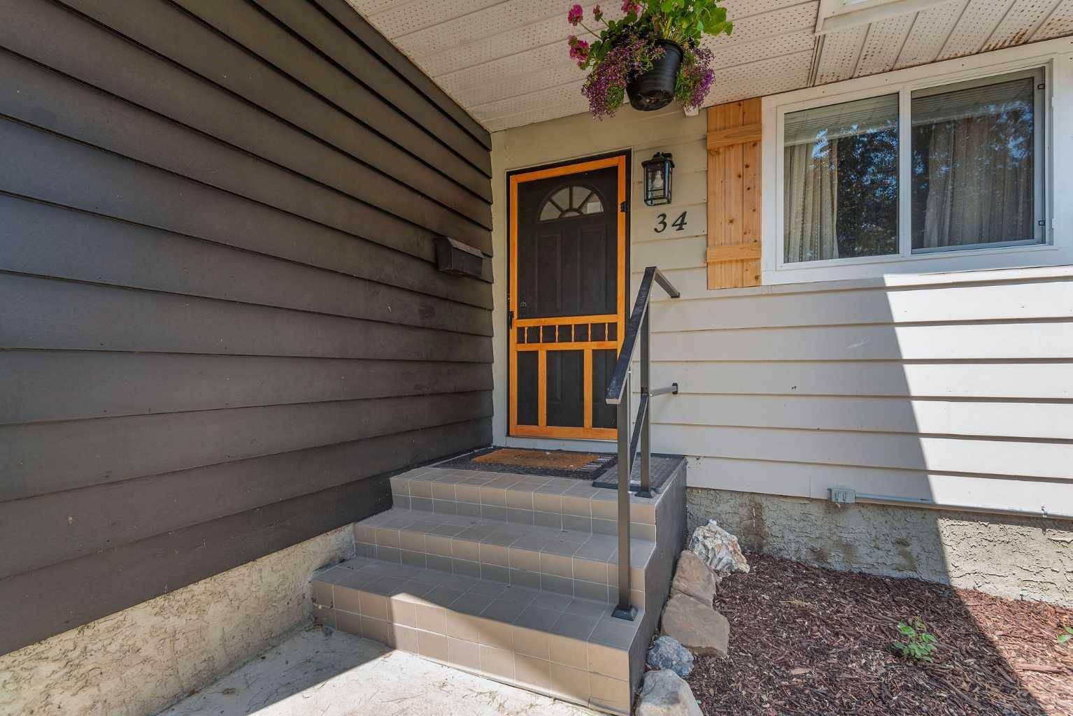 Red Deer, AB T4P 1L3,34 Pennington CRES