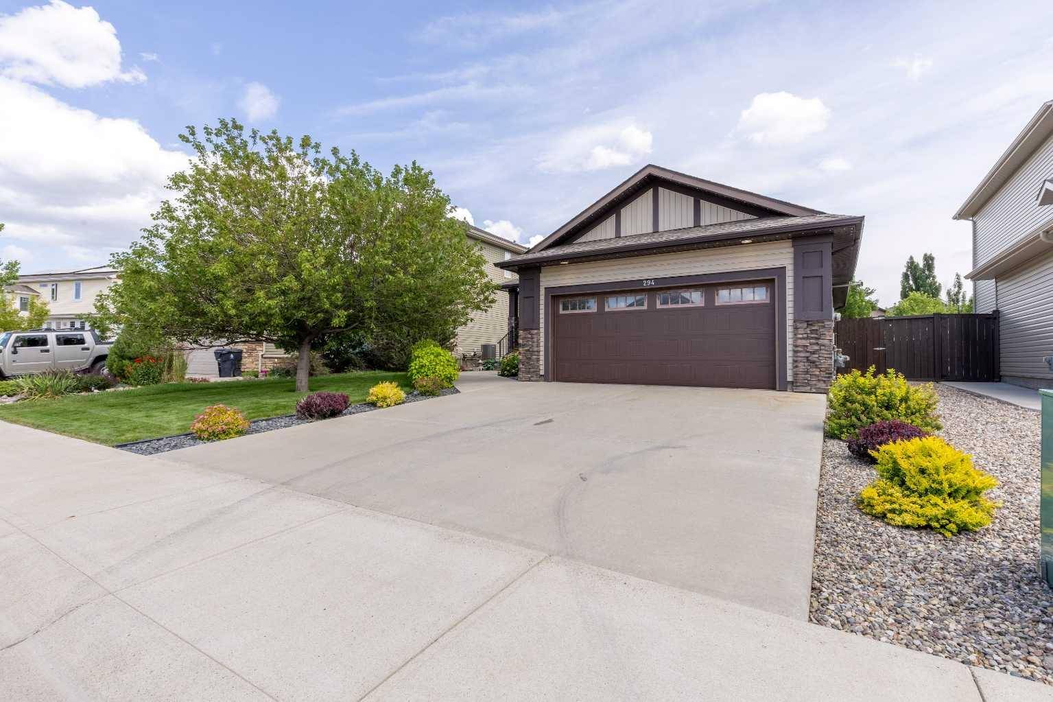 Lethbridge, AB T1J 5B7,294 Mt Sundial CT W