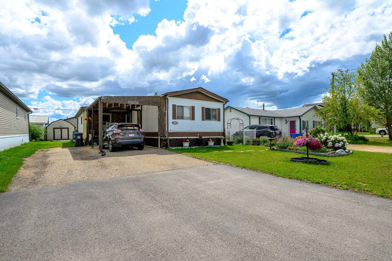 9709 101 AVE, Clairmont, AB t8x 5g4