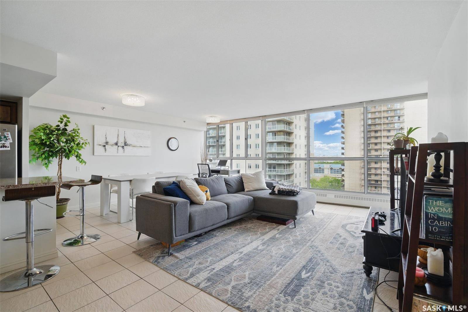 315 5th AVENUE N #1401, Saskatoon, SK S7K 5Z8