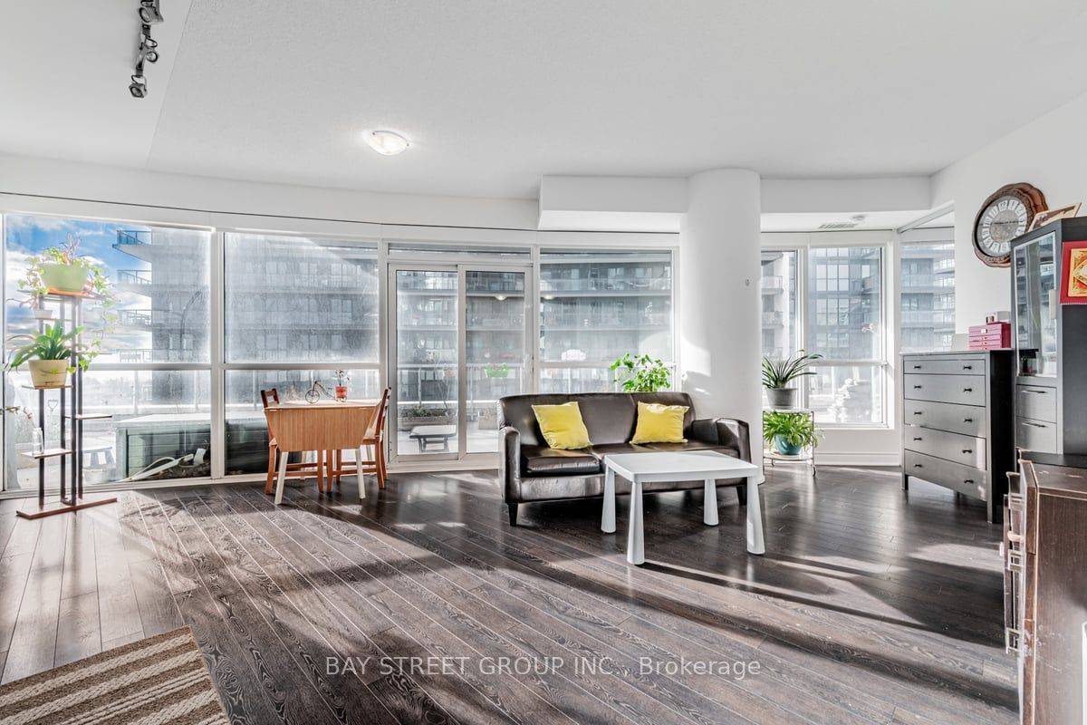 Toronto W06, ON M8V 0A3,80 Marine Parade DR #506