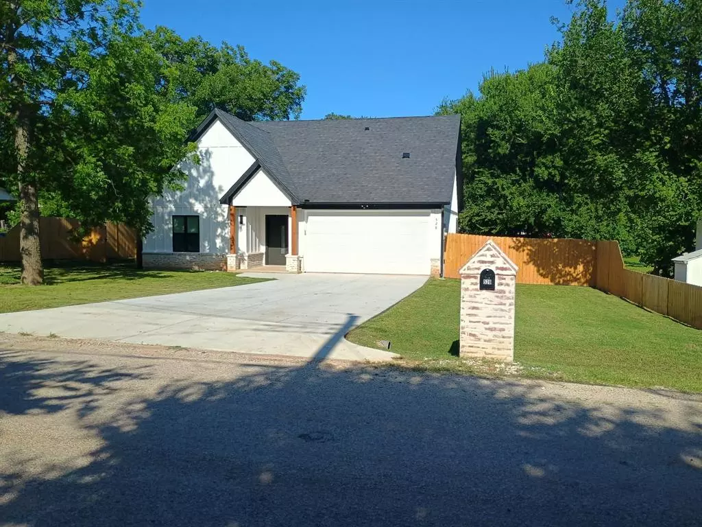 Newark, TX 76071,528 Pettit Drive