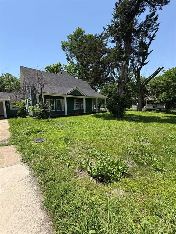 401 S Bois D Arc Street, Forney, TX 75126