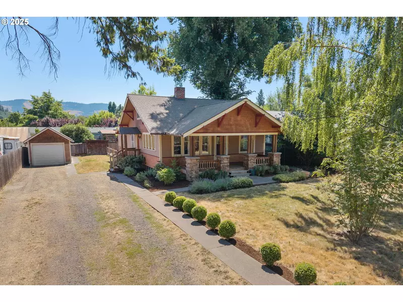 3233 Odell HWY, Hood River, OR 97031