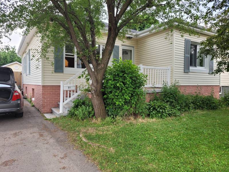 51 Michael AVE, St. Catharines, ON L2T 1S2