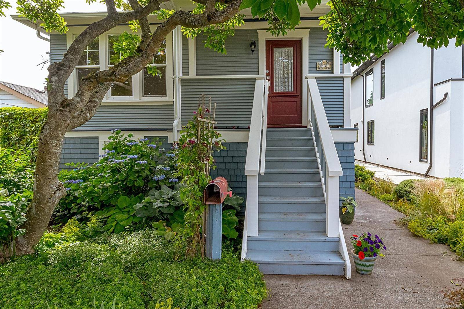 Victoria, BC V8T 2J4,1441 Edgeware Rd