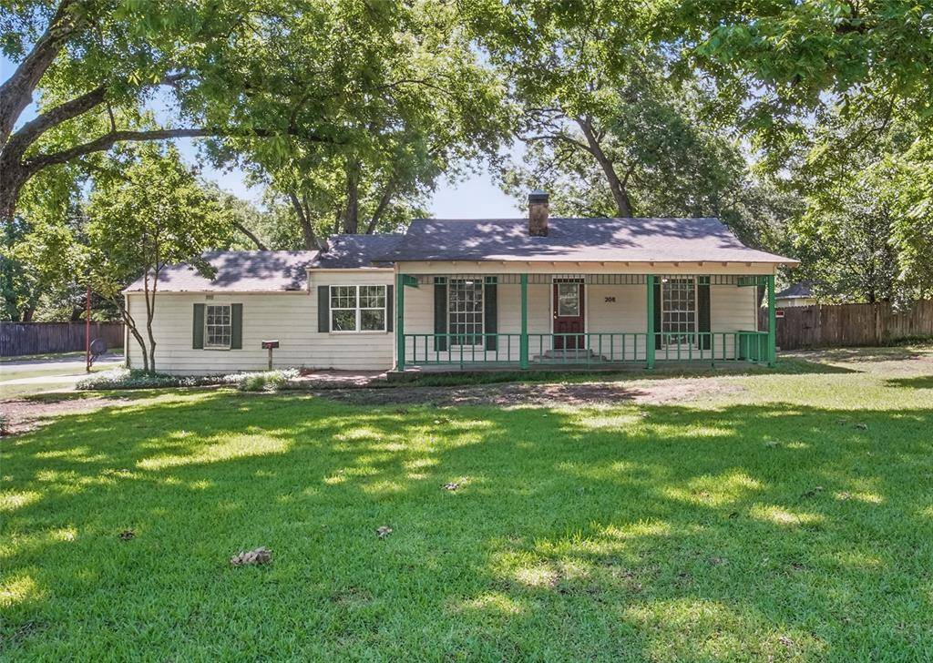 208 Grace Lane, Terrell, TX 75160