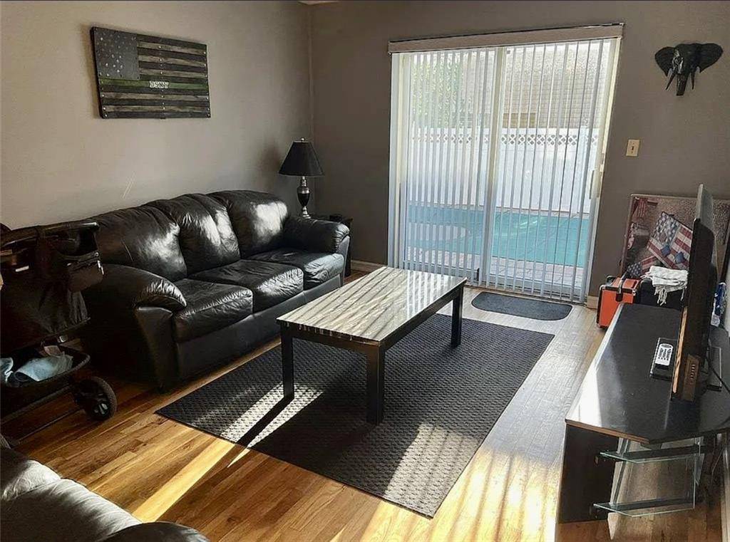 Staten  Island, NY 10312,434 Pompey AVE