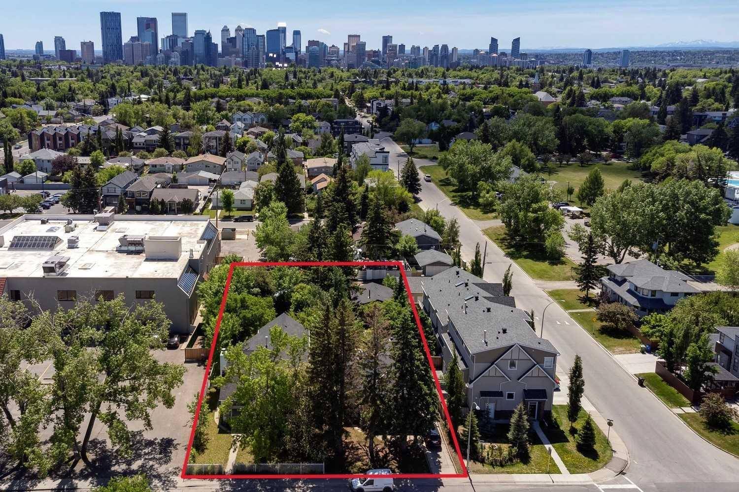 531, 533, 535 24 AVE Northwest, Calgary, AB T2M 1X4