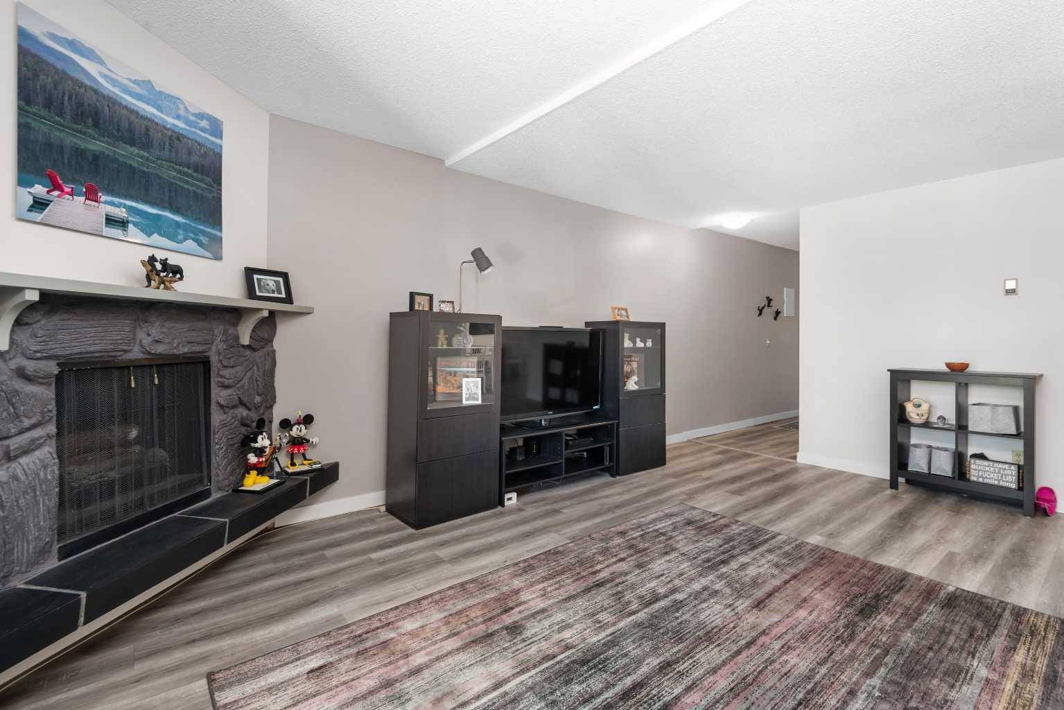 Calgary, AB T3A 2C9,4001C 49 ST NW #3201