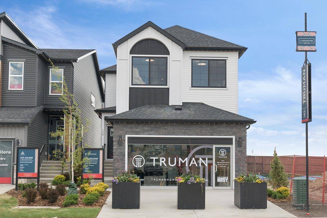 136 Carringvue PL NW, Calgary, AB T3P2L9