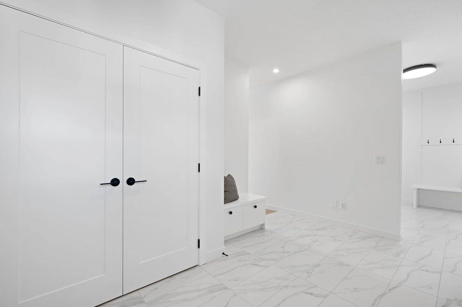 Calgary, AB T3P2L9,136 Carringvue PL NW