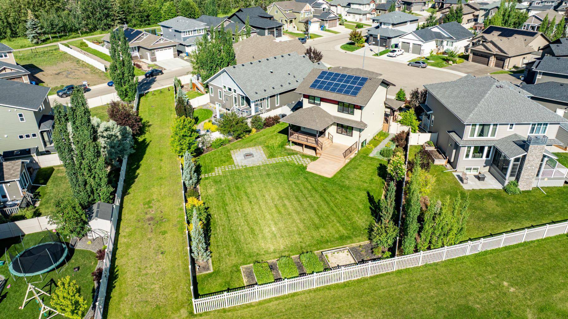 Red Deer, AB T4P 0T3,9 Cobb CT