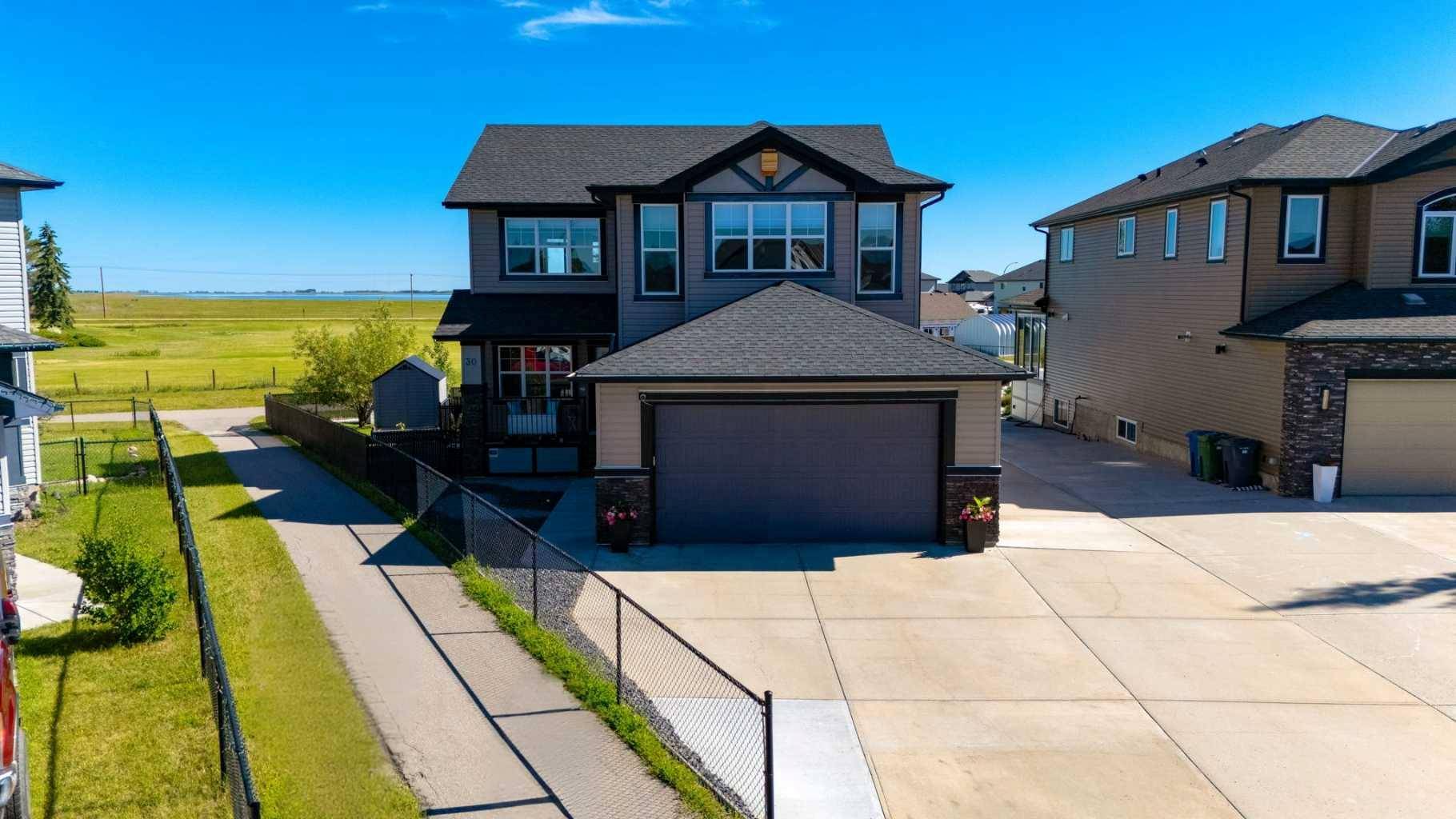 30 Hanson HOLW Northeast, Langdon, AB T0J 1X1
