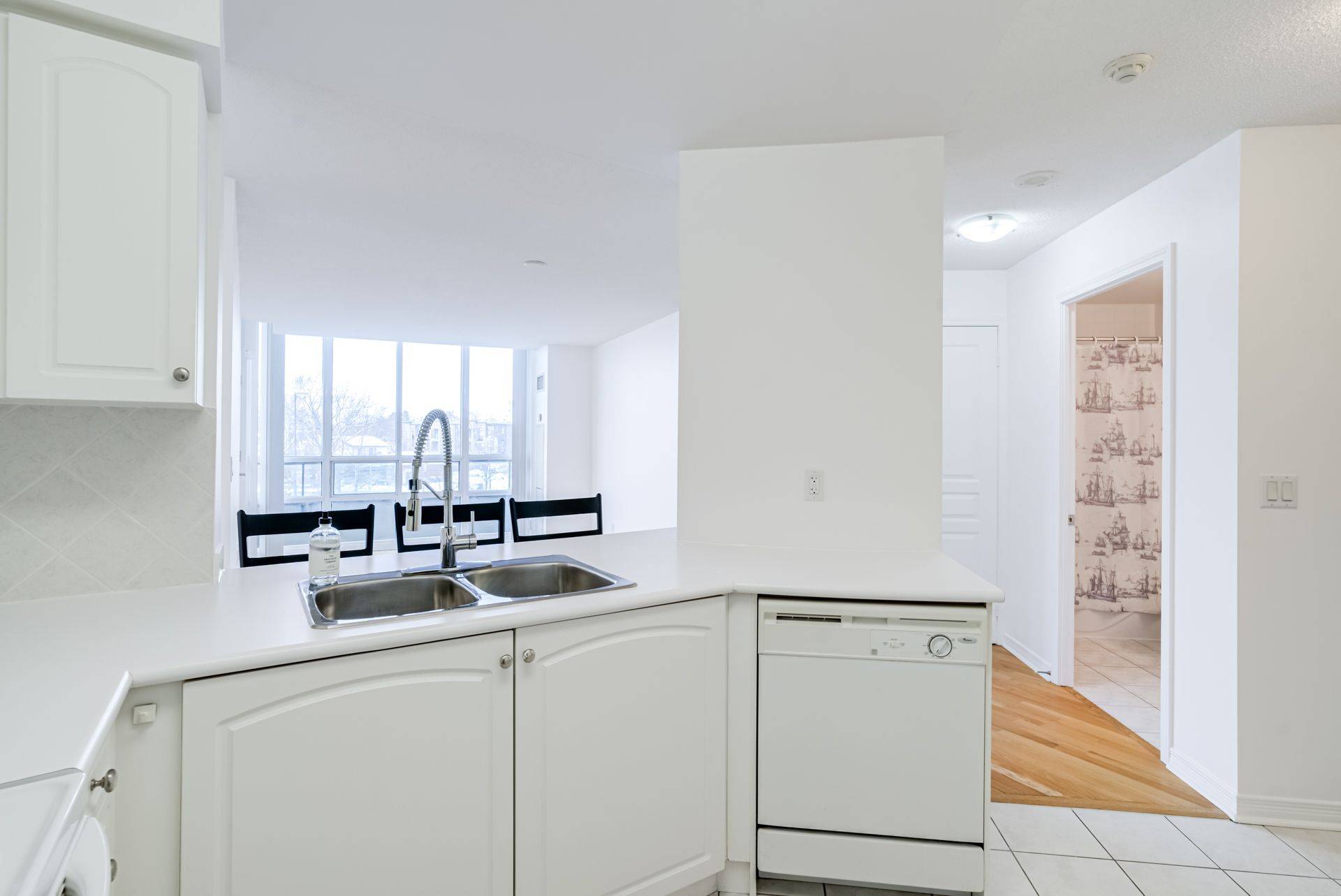Toronto C07, ON M2N 0A3,509 Beecroft RD #305