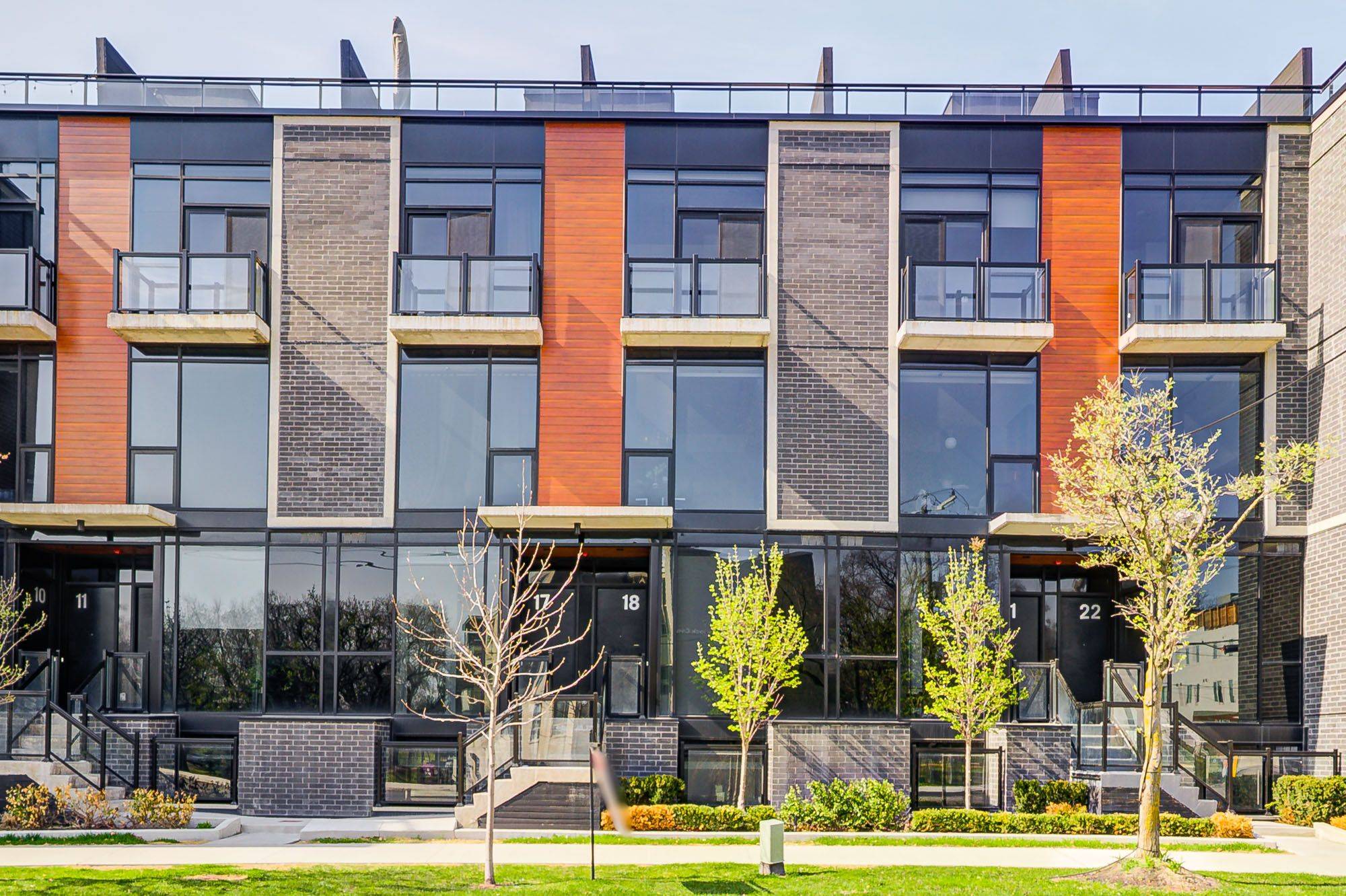 12 Dervock CRES #18, Toronto C15, ON M2K 0G9
