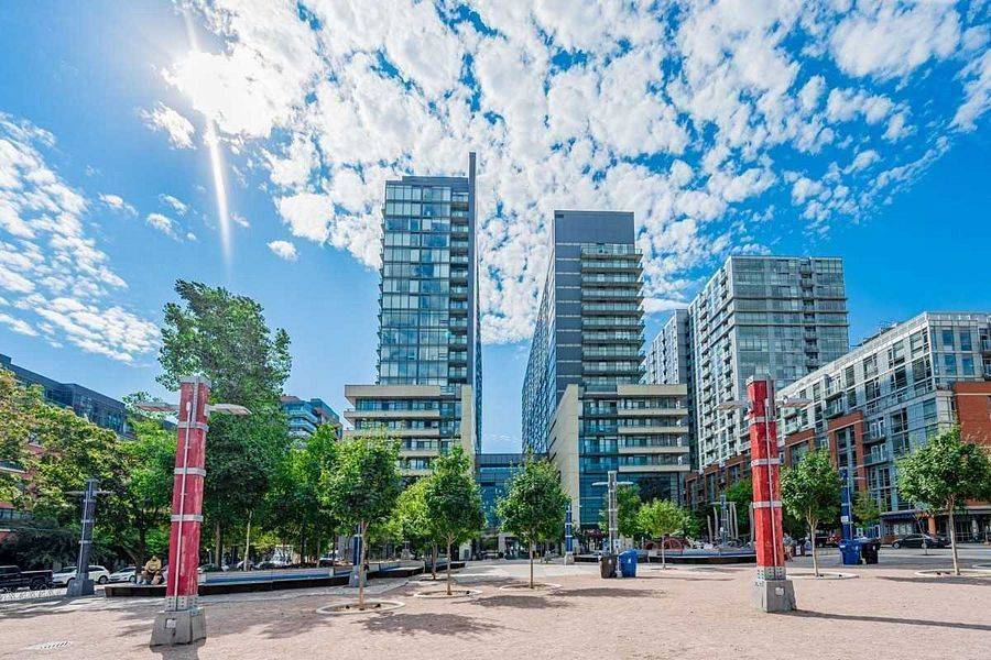 36 Lisgar ST #819E, Toronto C01, ON M6J 3G2
