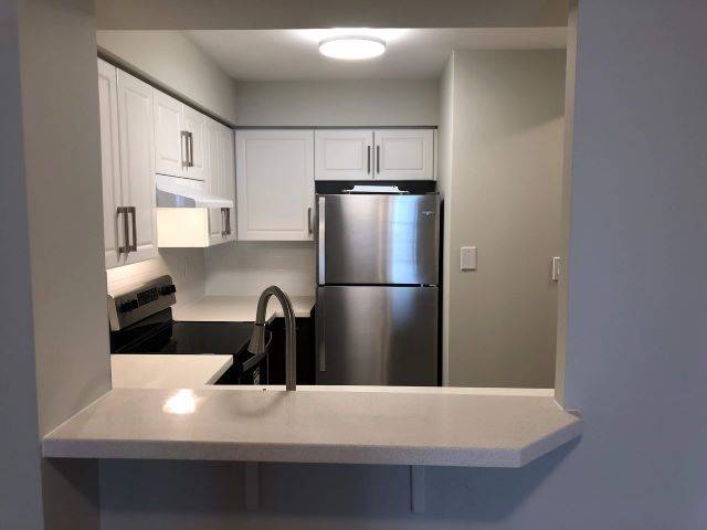 Toronto C14, ON M2N 6Y2,18 Hillcrest AVE #806