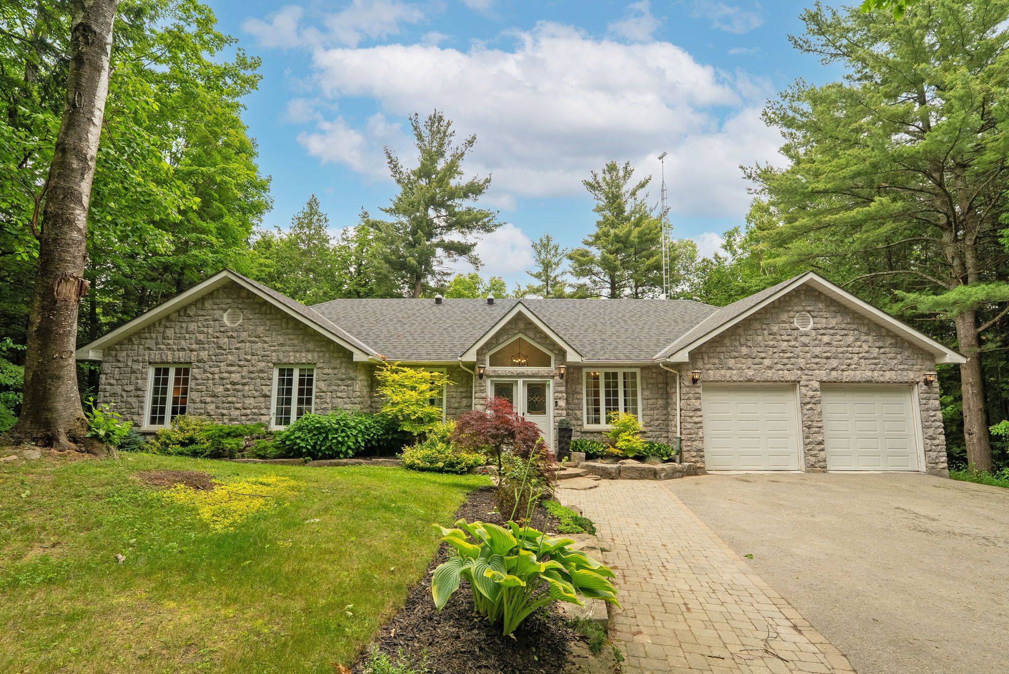 9015 Mosport RD, Clarington, ON L0B 1M0