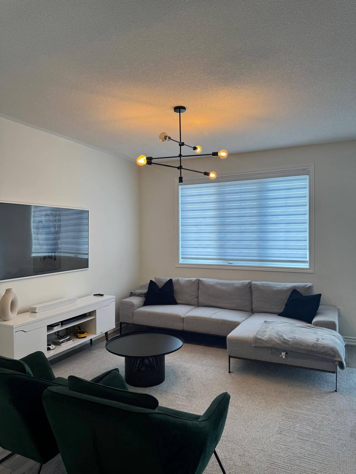Whitby, ON L1P 0M1,37 Broden CRES