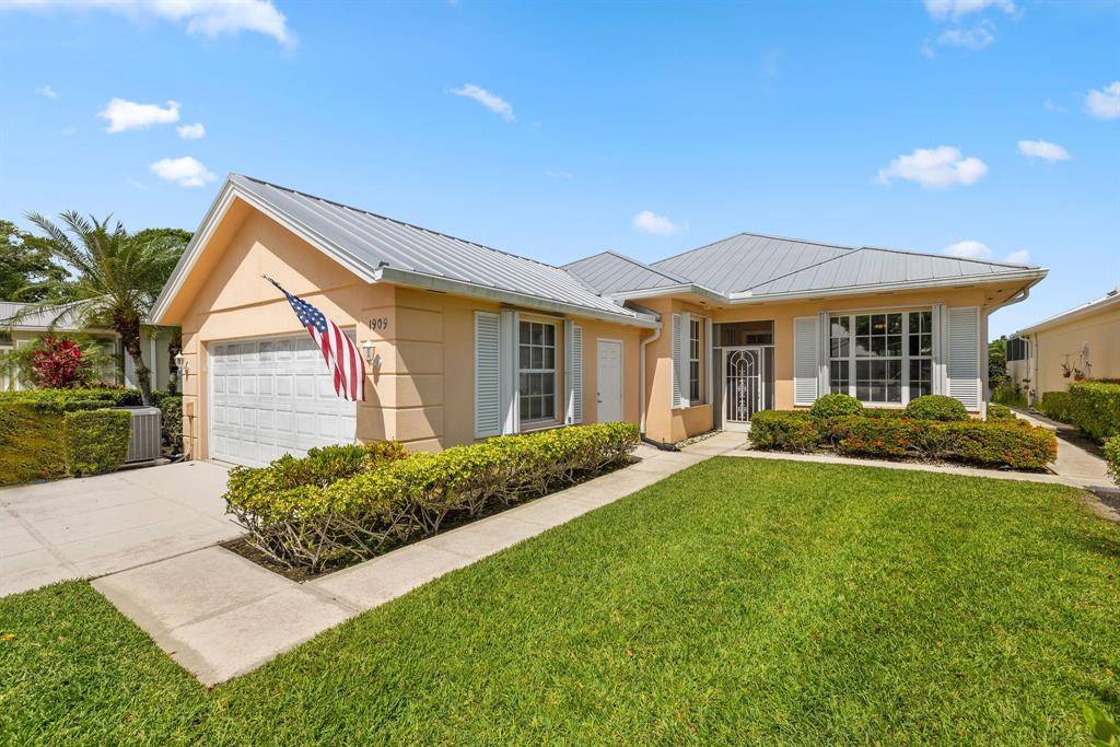 1909 SW York Ln, Palm City, FL 34990