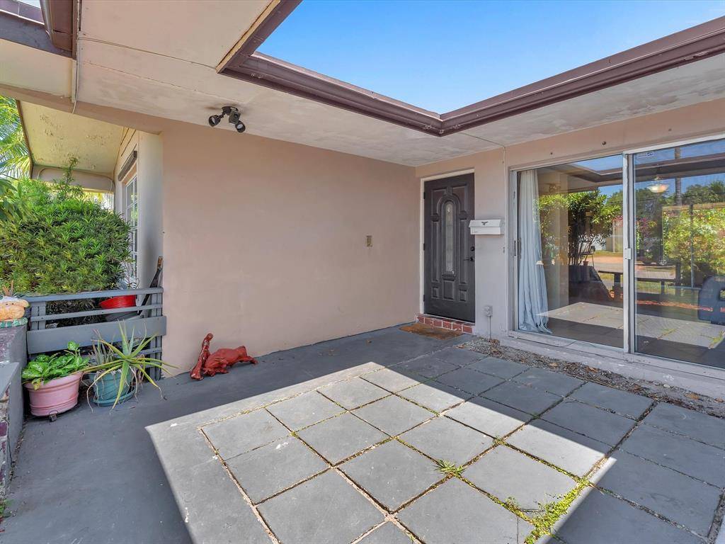 Miramar, FL 33023,6772 Camelia Dr