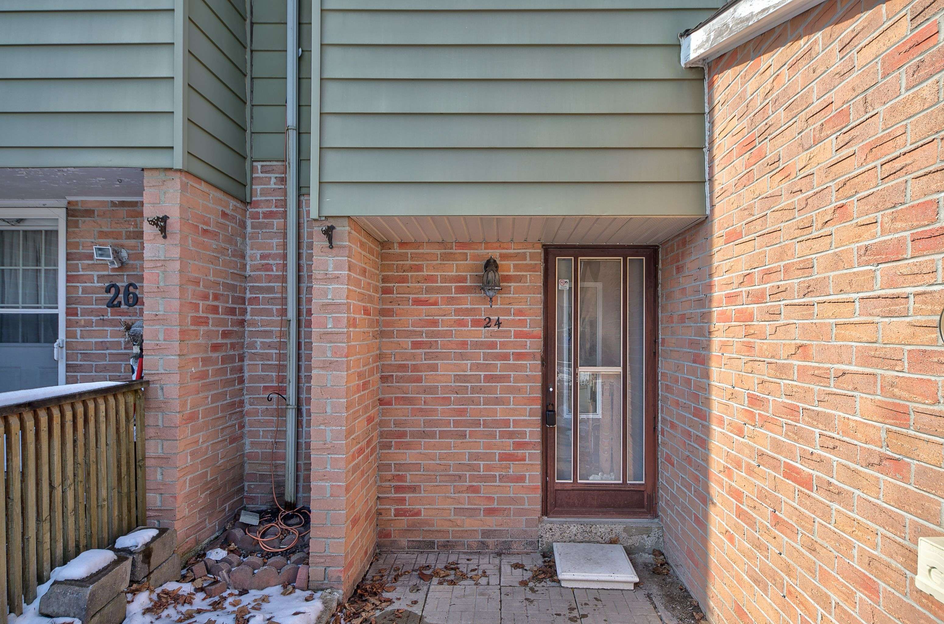Bradford West Gwillimbury, ON L3Z 1N2,24 Deer Run CRES
