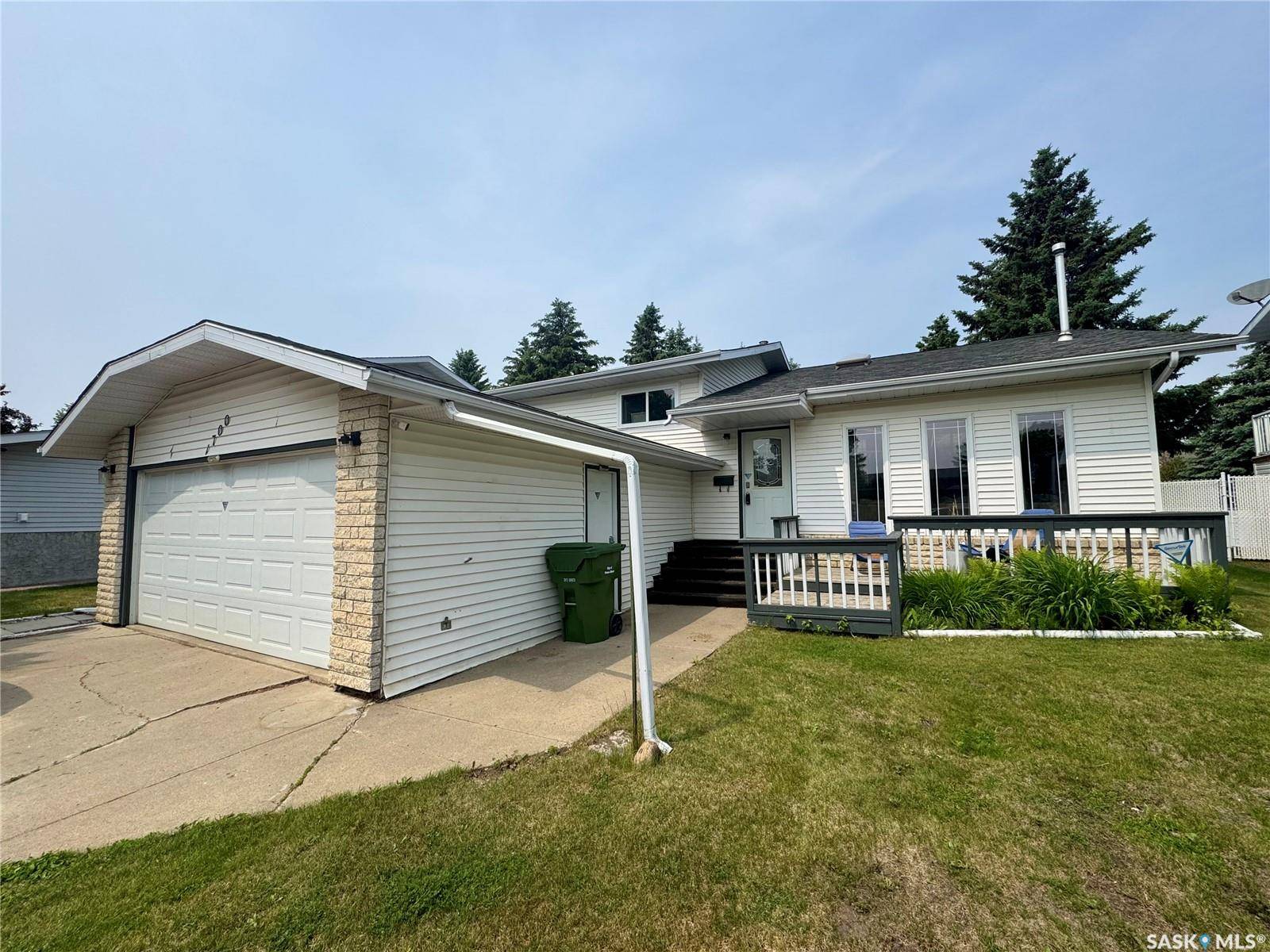 1700 Barton DRIVE, Prince Albert, SK S6V 7W3