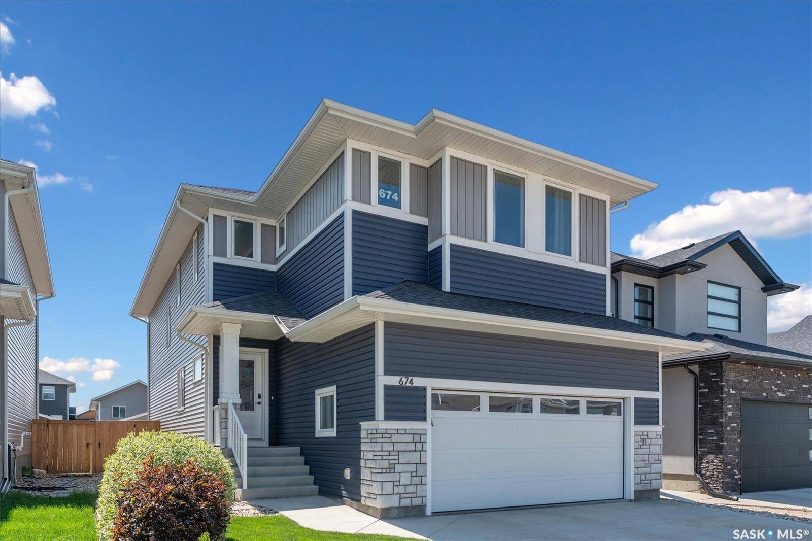 674 Fast CRESCENT, Saskatoon, SK S7W 0X1