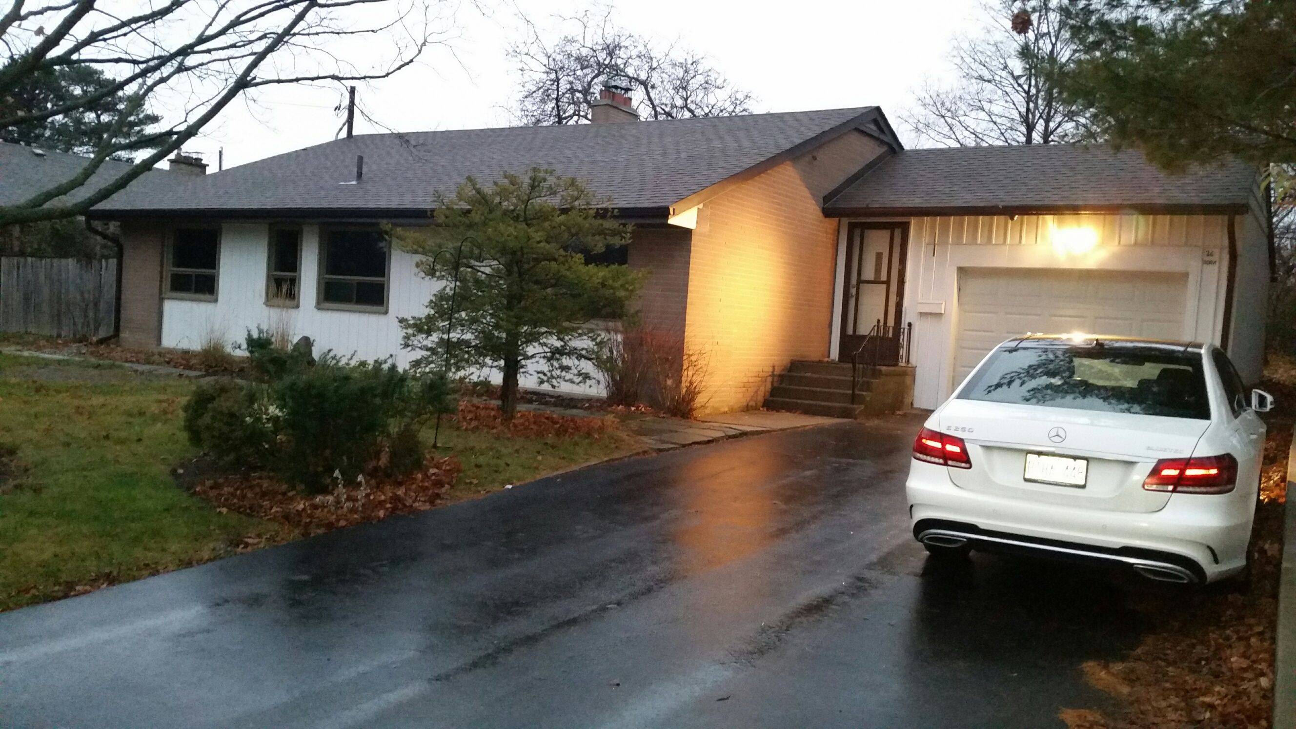 26 Sora DR, Mississauga, ON L5M 1B4