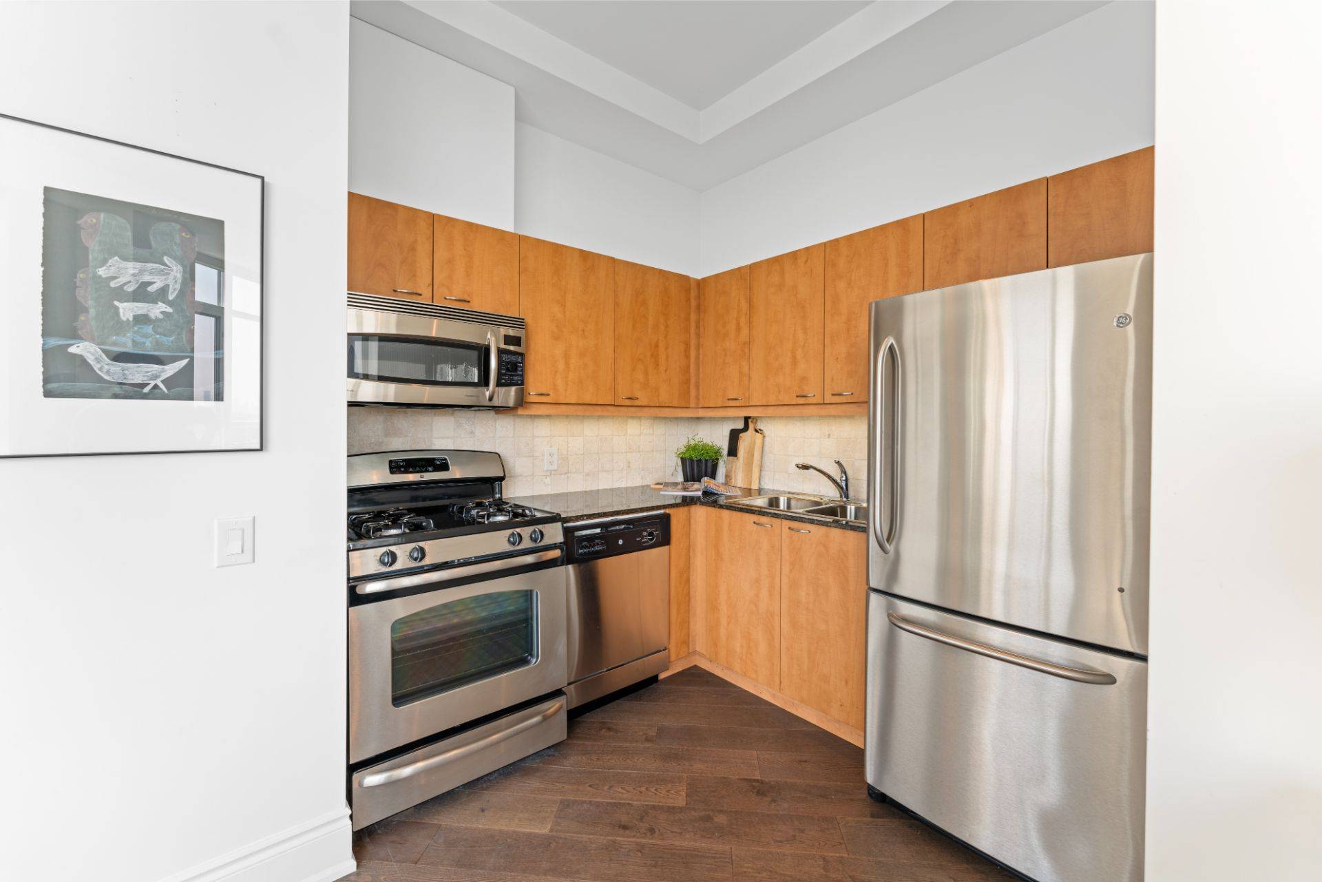 Toronto W01, ON M6R 3B9,437 Roncesvalles AVE #702