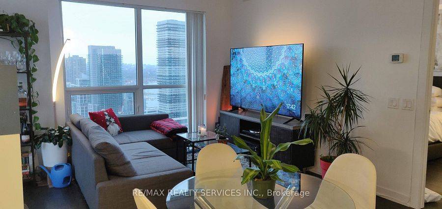 Toronto W06, ON M8V 0C1,2220 Lakeshore BLVD W #3704