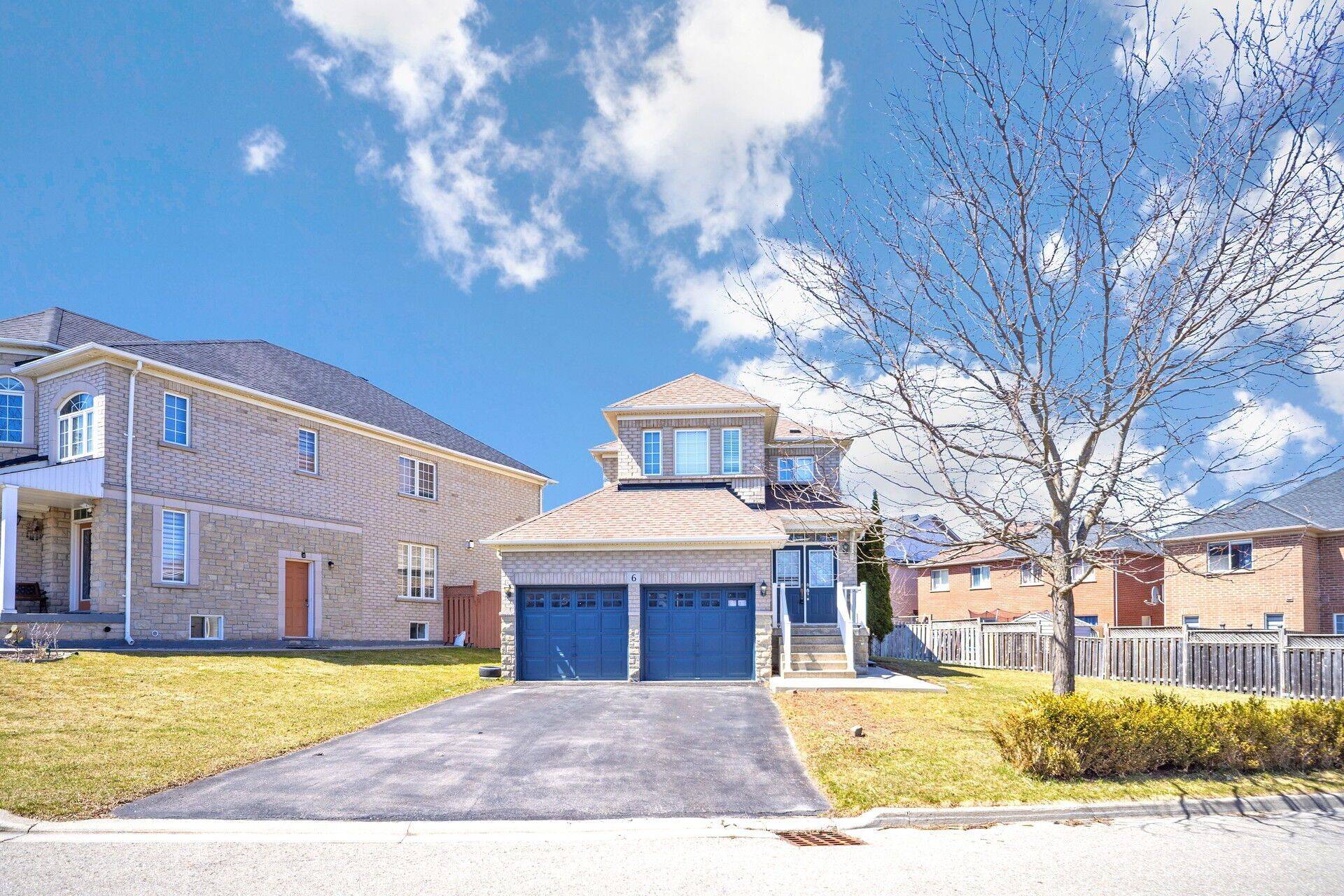 Brampton, ON L6S 6J5,6 Aria LN