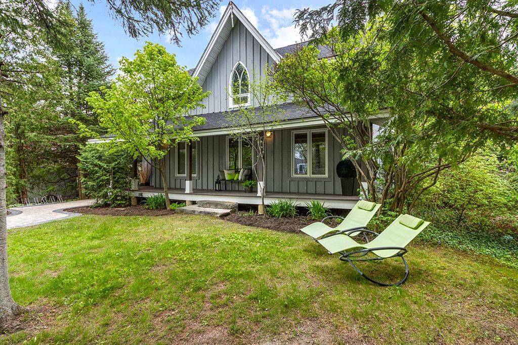 Blue Mountains, ON L9Y 0R2,147 Carmichael CRES