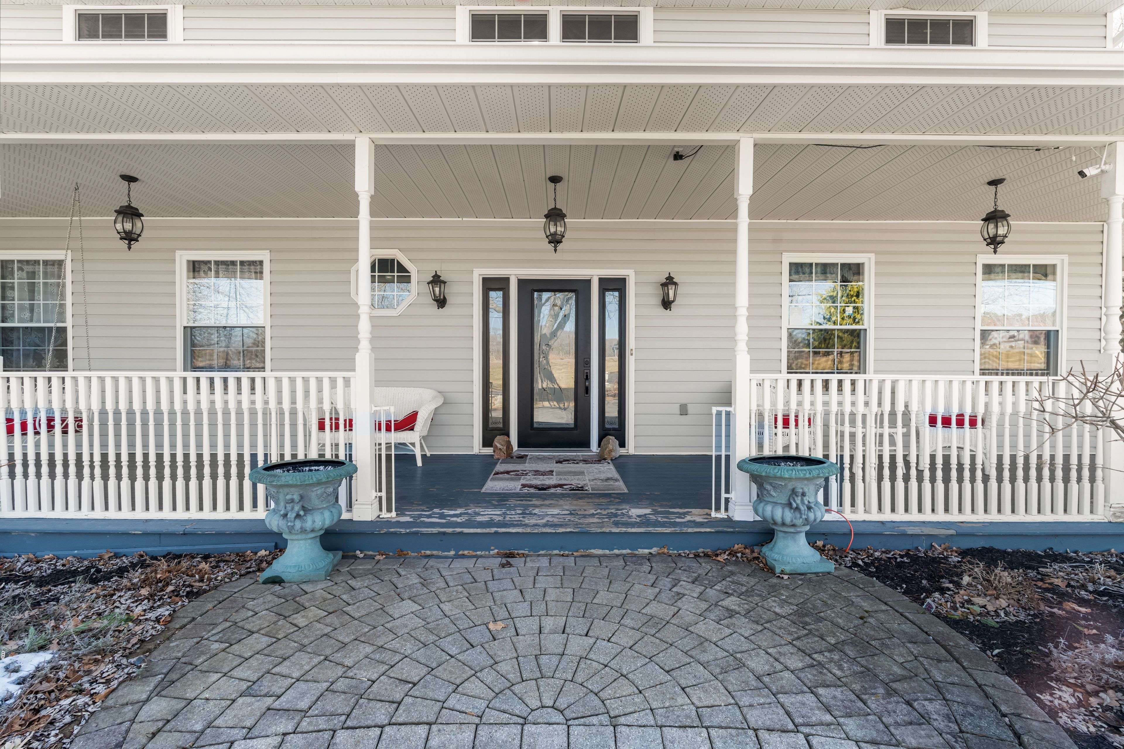 Quinte West, ON K8V 5P4,108 MURRAY ST