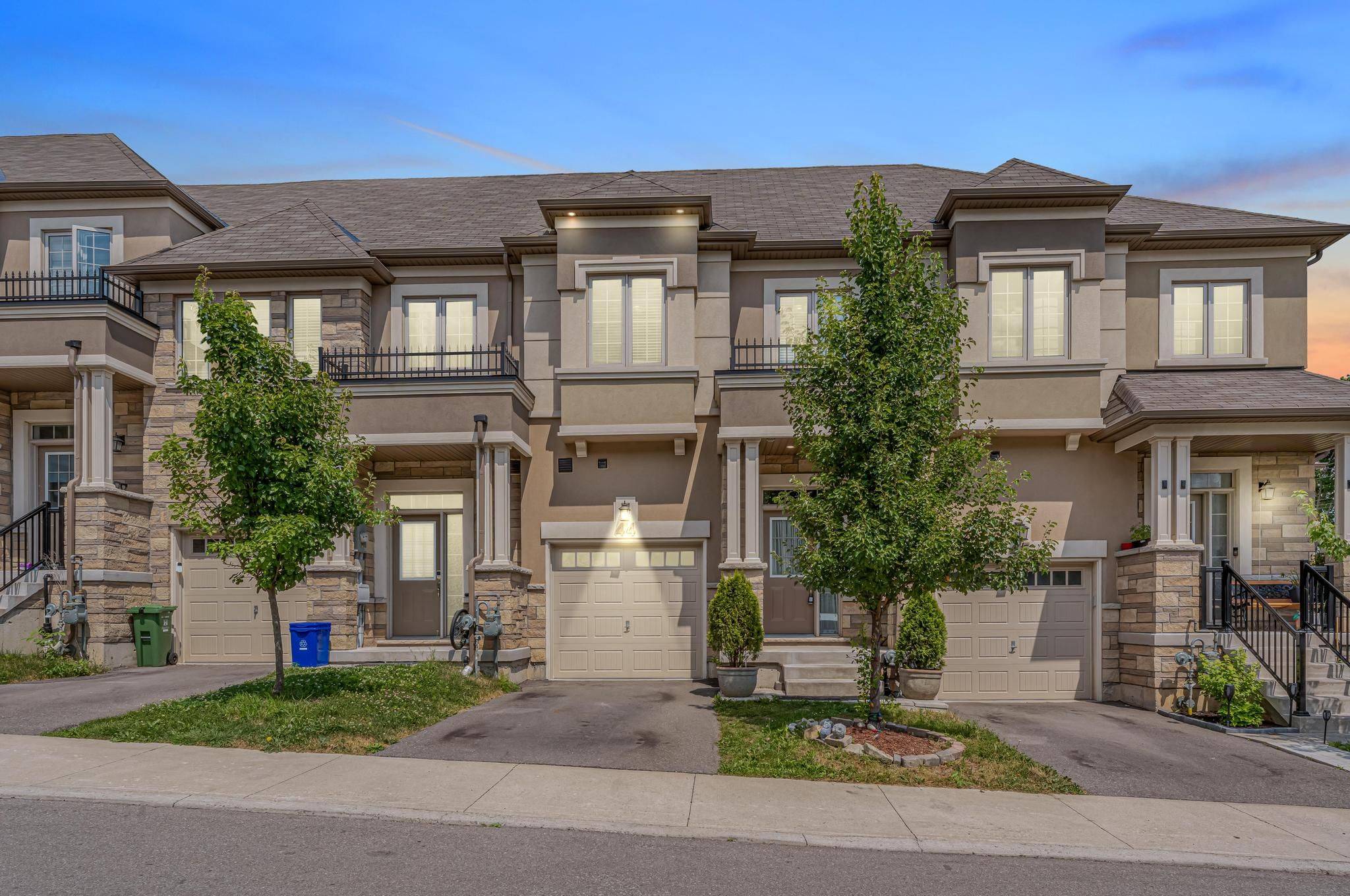 515 Garner RD E #44, Hamilton, ON L9G 0H5