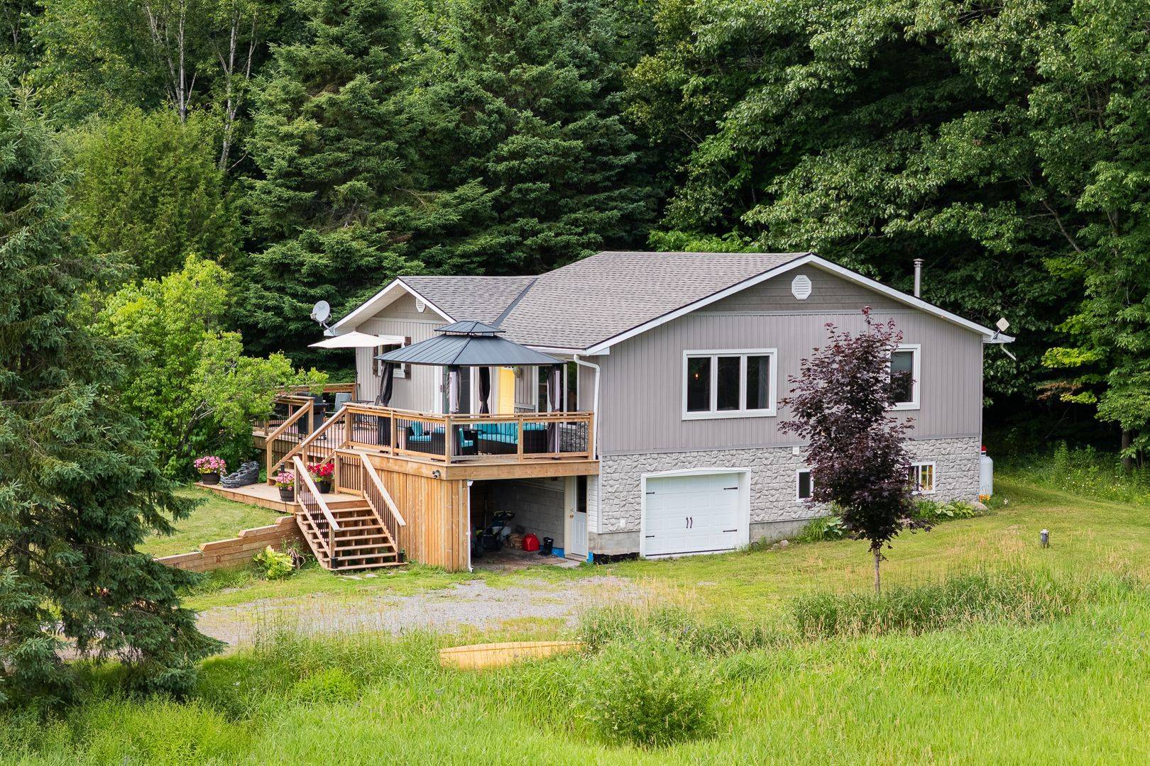 Muskoka Lakes, ON P0B 1M0,1922 141 HWY