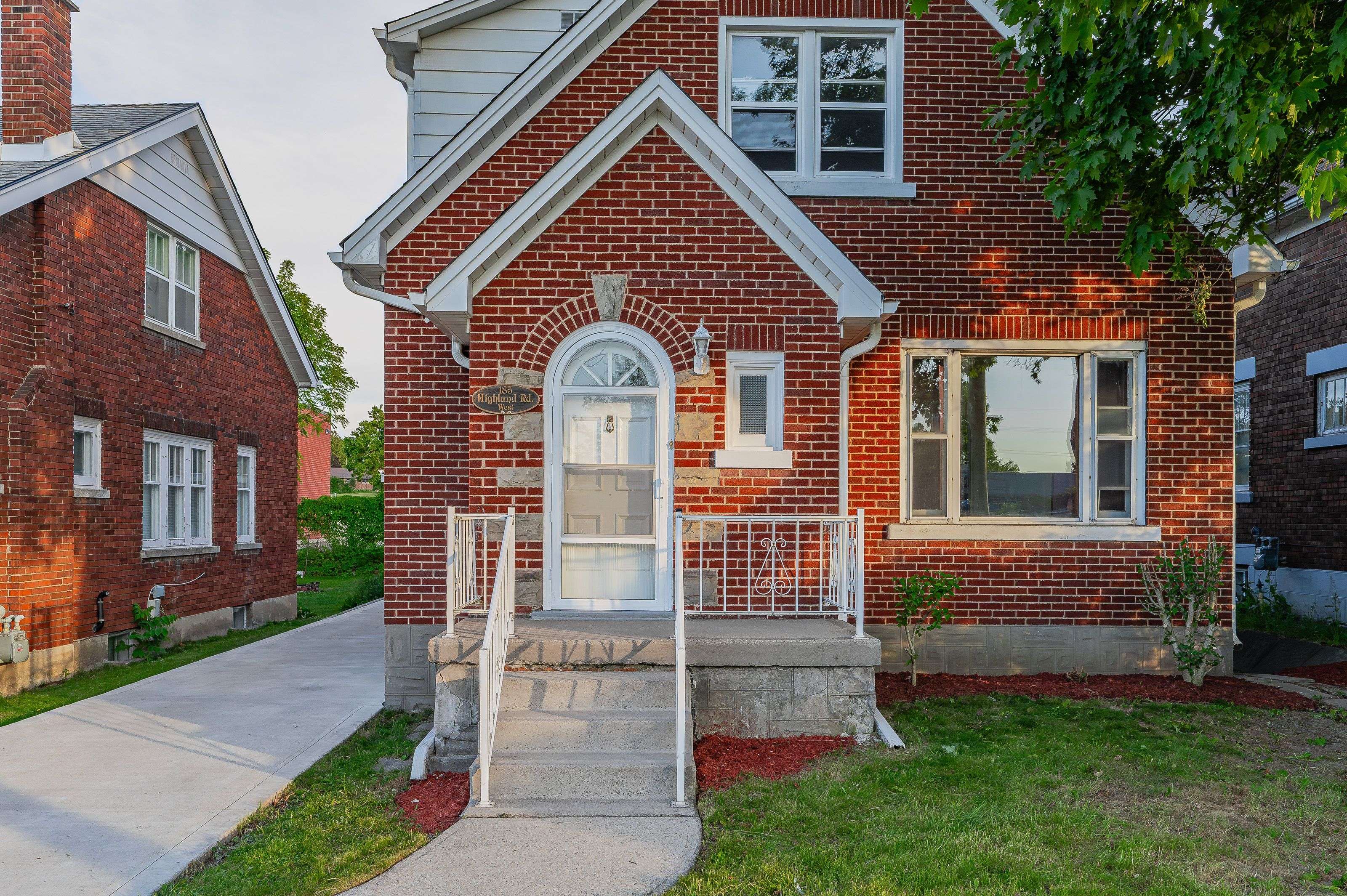 Kitchener, ON N2M 3C1,185 Highland RD W