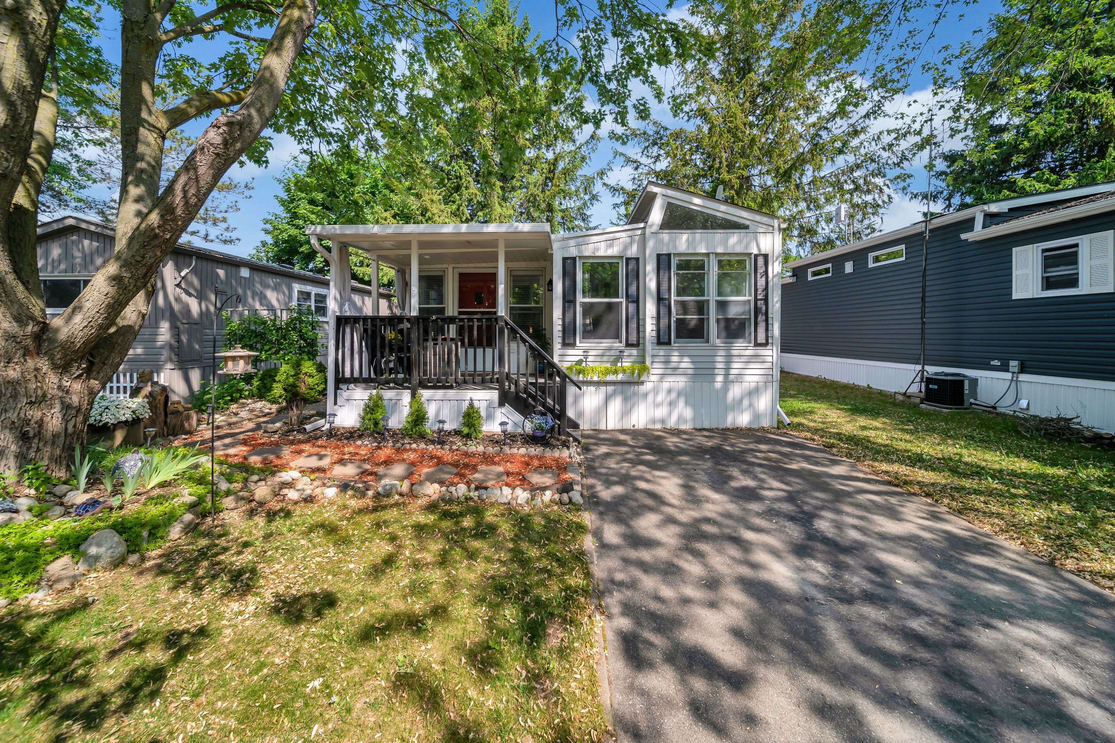 580 Beaver Creek RD #9, Waterloo, ON N2J 3Z4