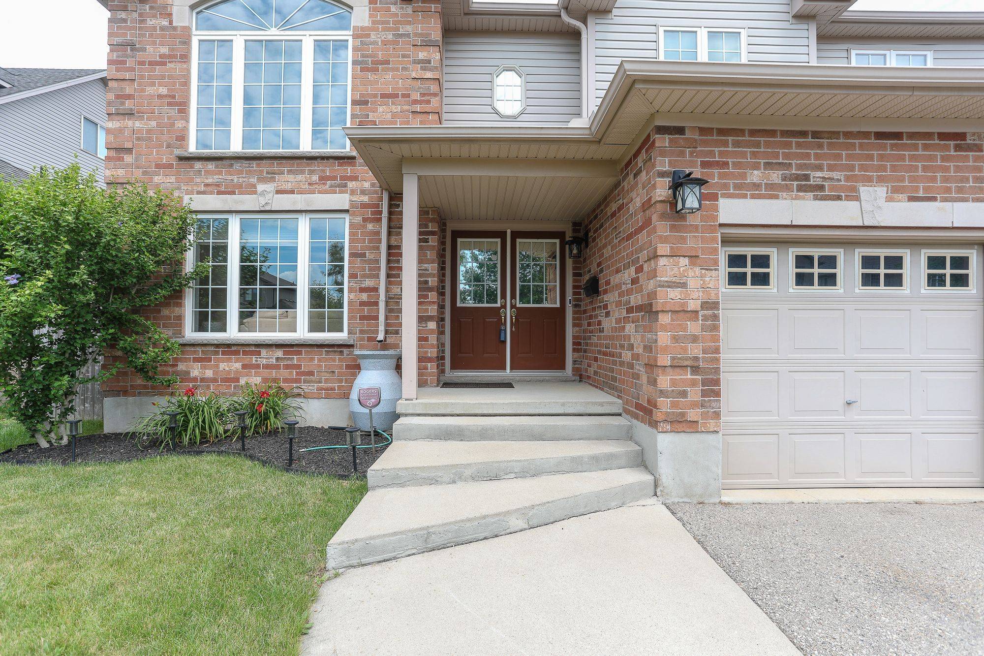 London South, ON N6K 4Y5,1356 Birchwood DR