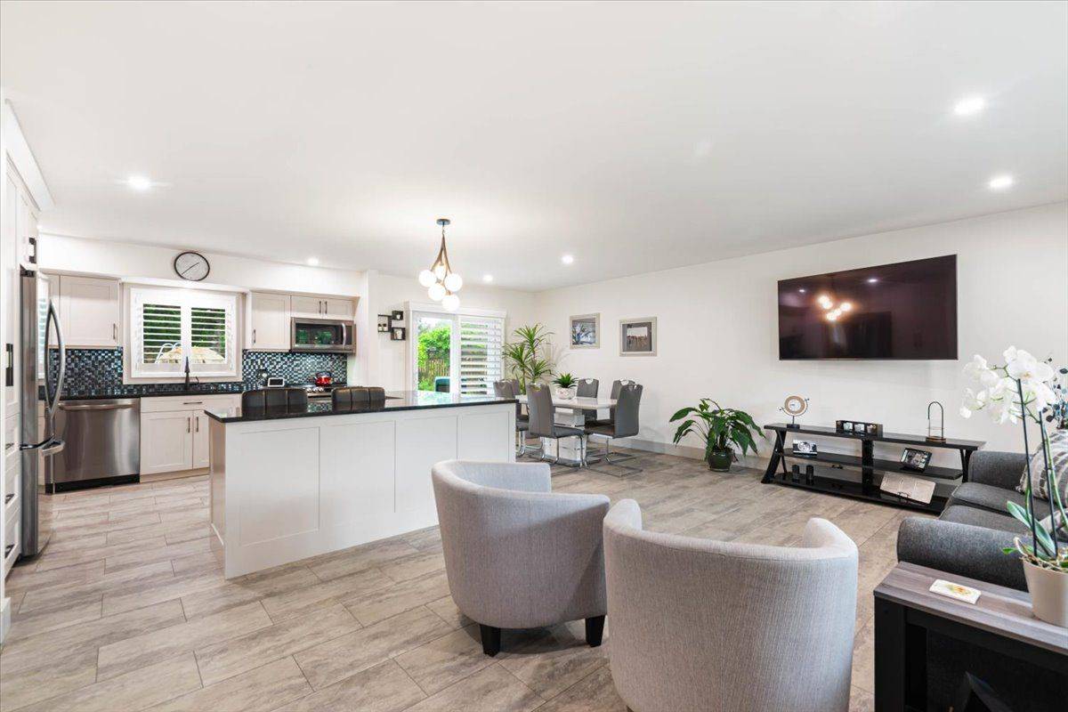 Tillsonburg, ON N4G 4K6,32 Devon CT