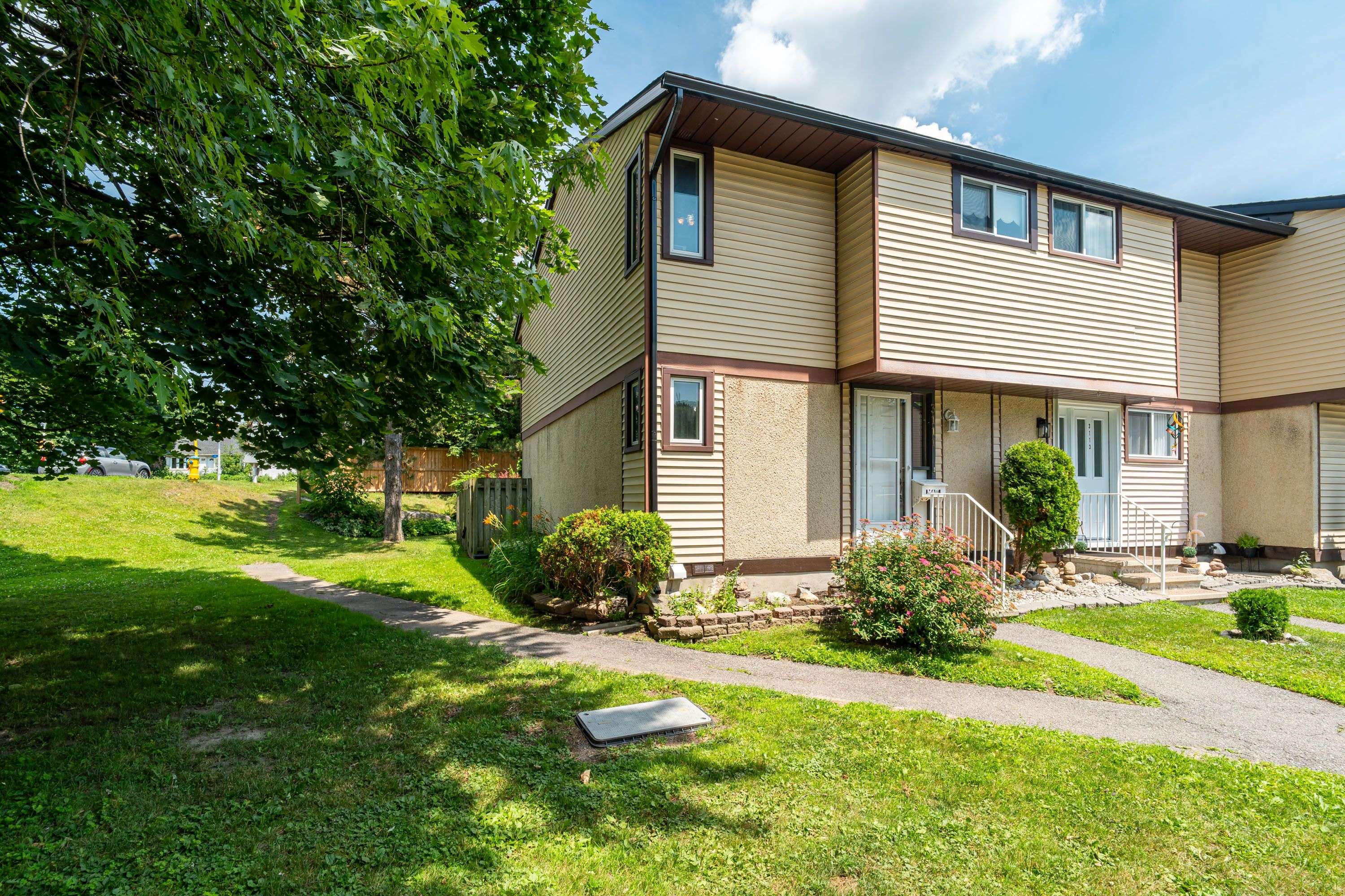 3111 Quail DR #11, Blossom Park - Airport And Area, ON K1T 1T9