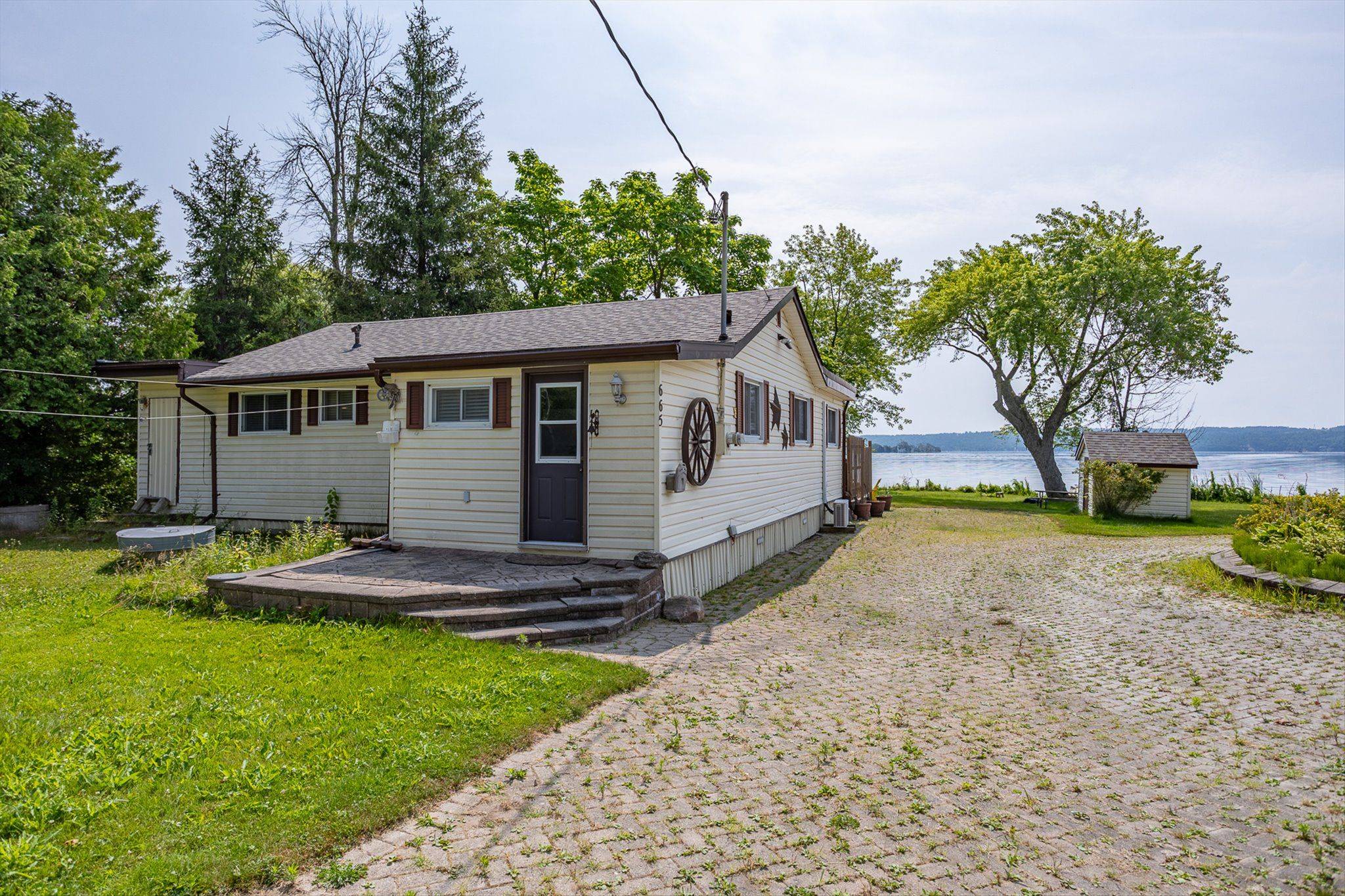 665 North Shore DR E, Otonabee-south Monaghan, ON P7B 6B3