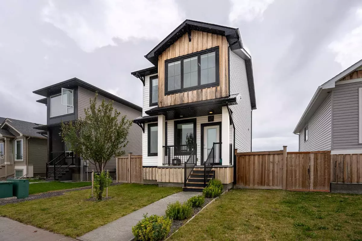 Lethbridge, AB T1J 5M9,836 Coalbrook Close W