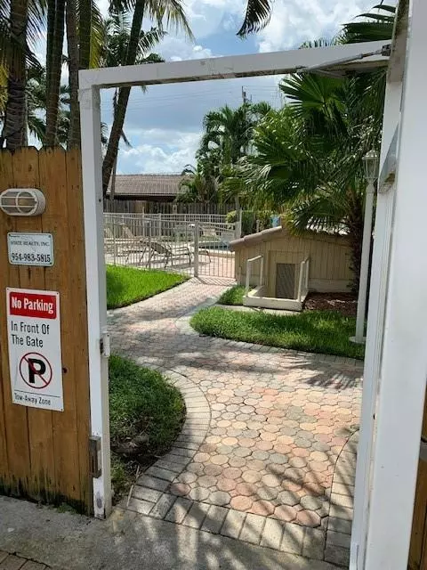 Fort Lauderdale, FL 33304,728 NE 13th Ct #14