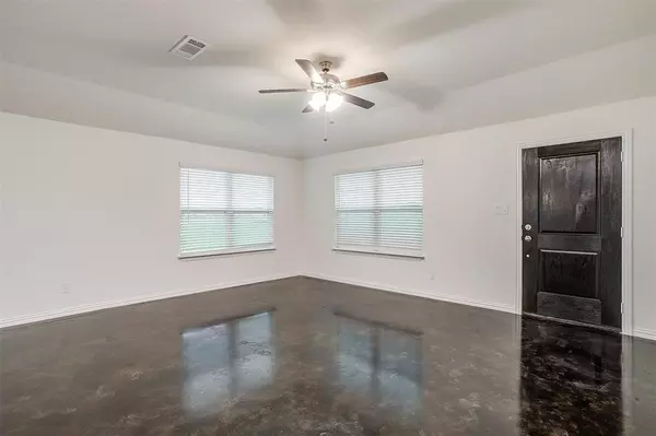 Joshua, TX 76058,5824 High Plains Trail