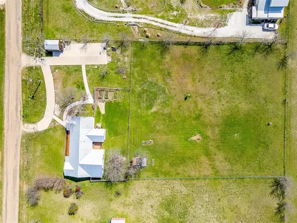 Crawford, TX 76638,939 Twin Bends Road