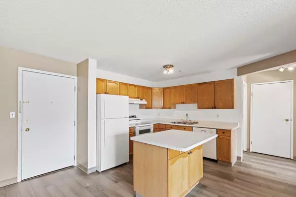 Grande Prairie, AB T8V6Z7,9700 92 AVE #104
